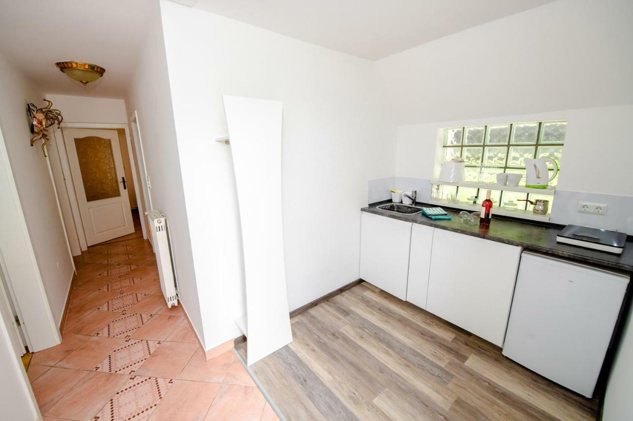 Apartment With View Zirovnica Luaran gambar