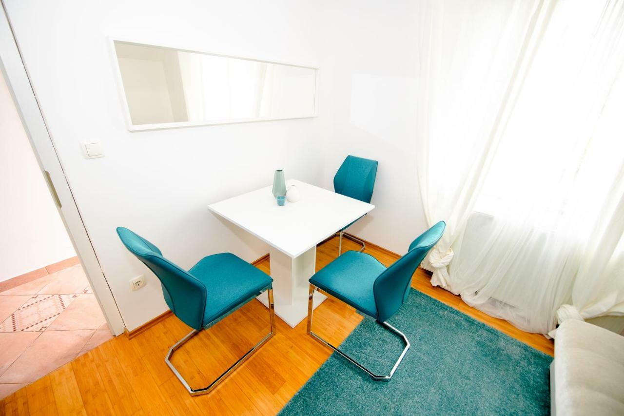 Apartment With View Zirovnica Luaran gambar