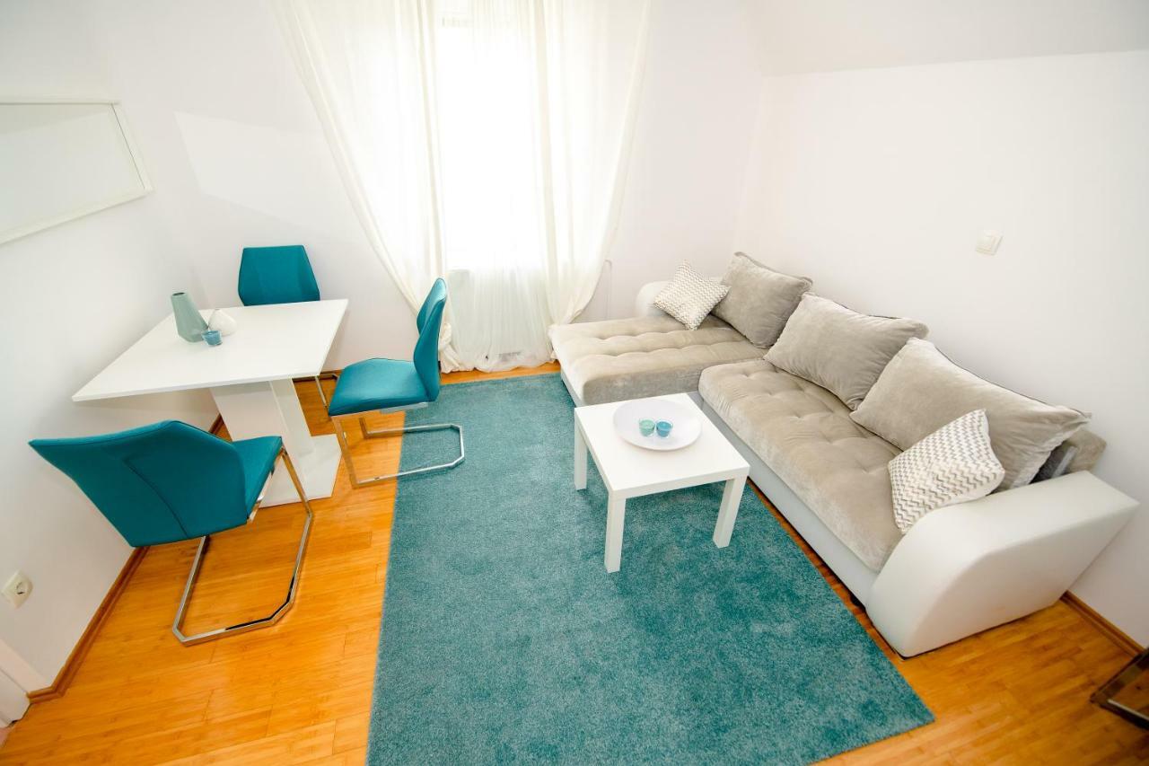 Apartment With View Zirovnica Luaran gambar